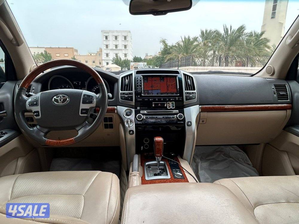 لاند كروزر VXR سلندر 8 مكينة لكزس13