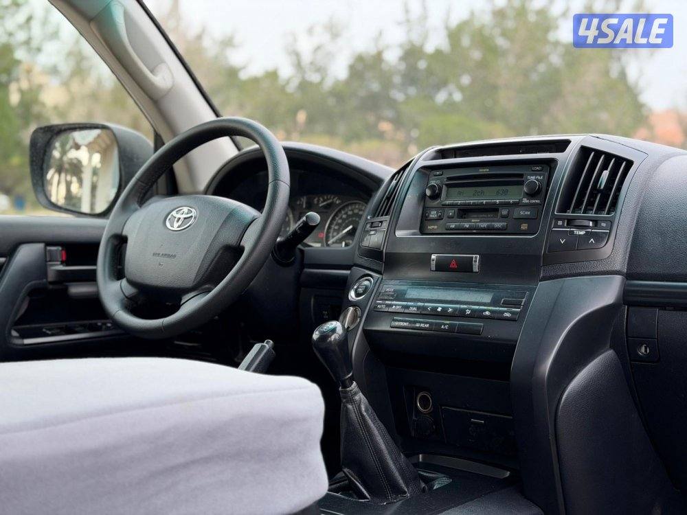 للبيع لاندكروزر G LIMITED V6 موديل 2010 وارد الساير9