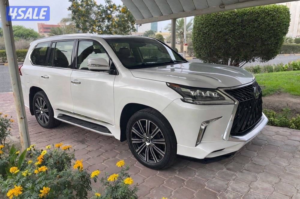 للبيع جيب لكزس 2017 Lx5700