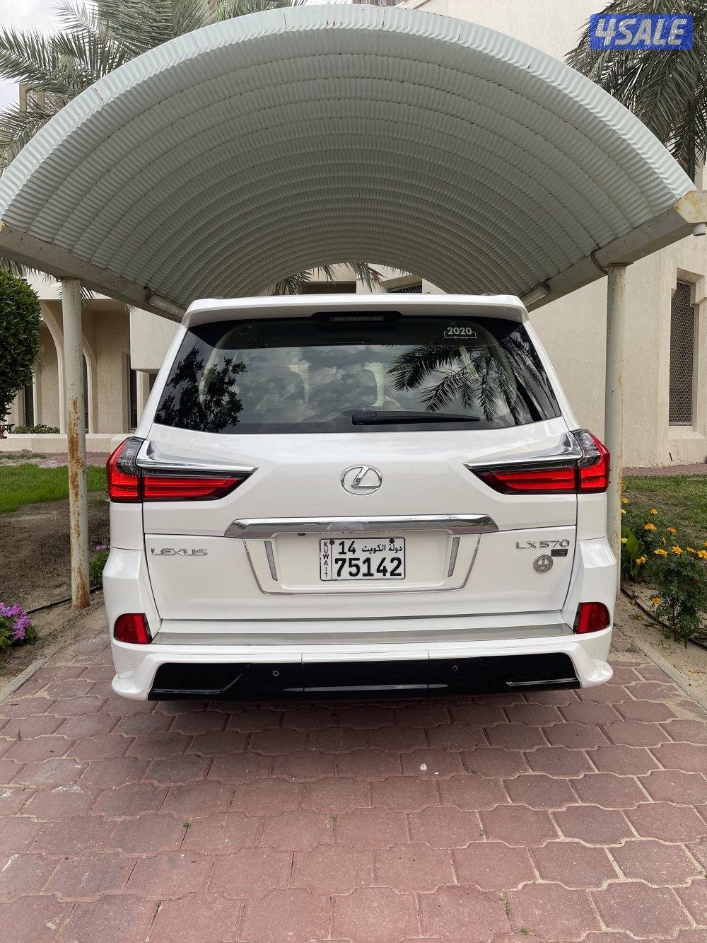 للبيع جيب لكزس 2017 Lx5701