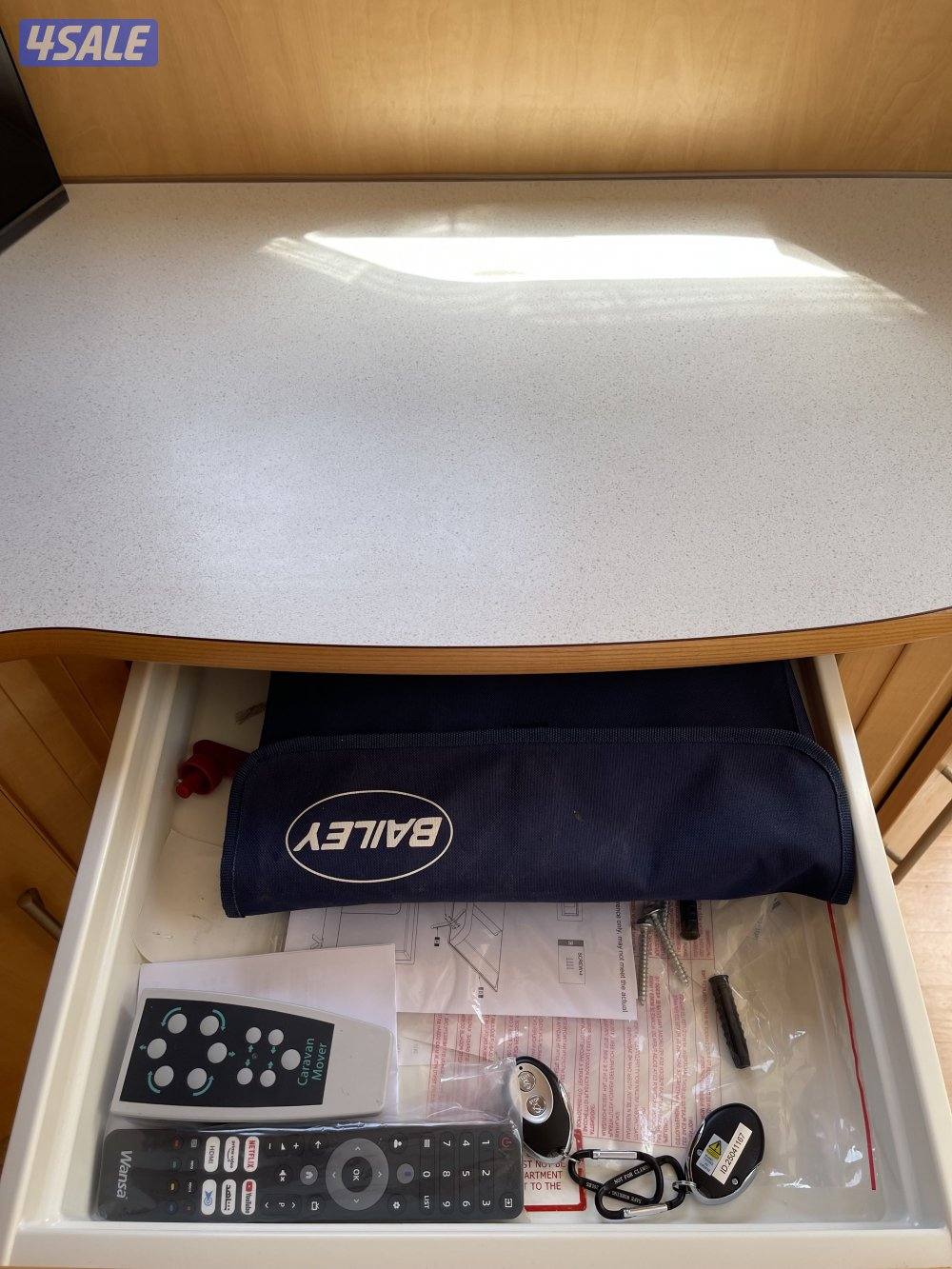 كرفان اوروبي غير مستخدم يتحرك بالريموت8