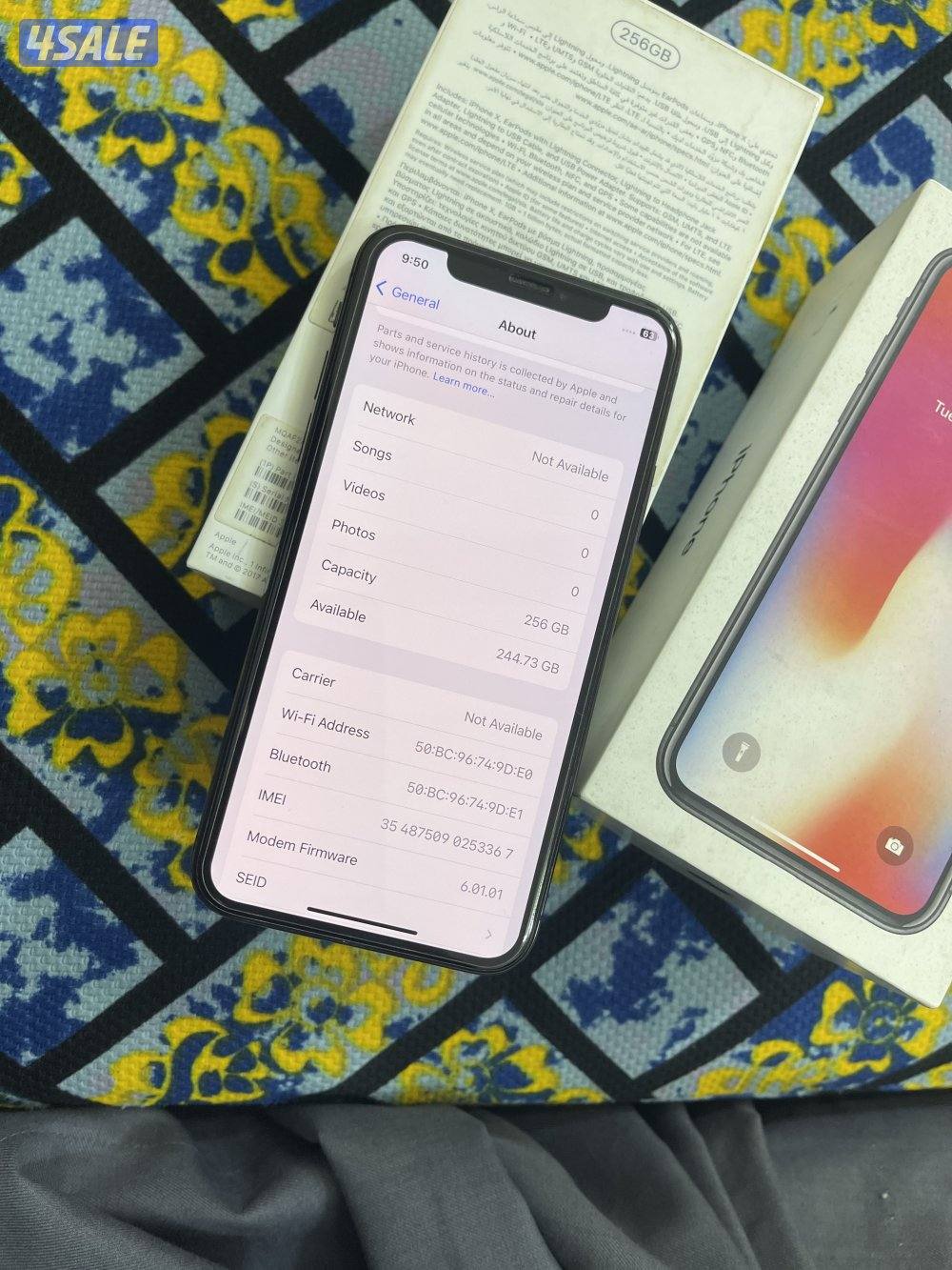 ايفون اكس اسود 256 قيقا مو مفتوح ولا مصلح مع كفر اصلي وشحن والواير4