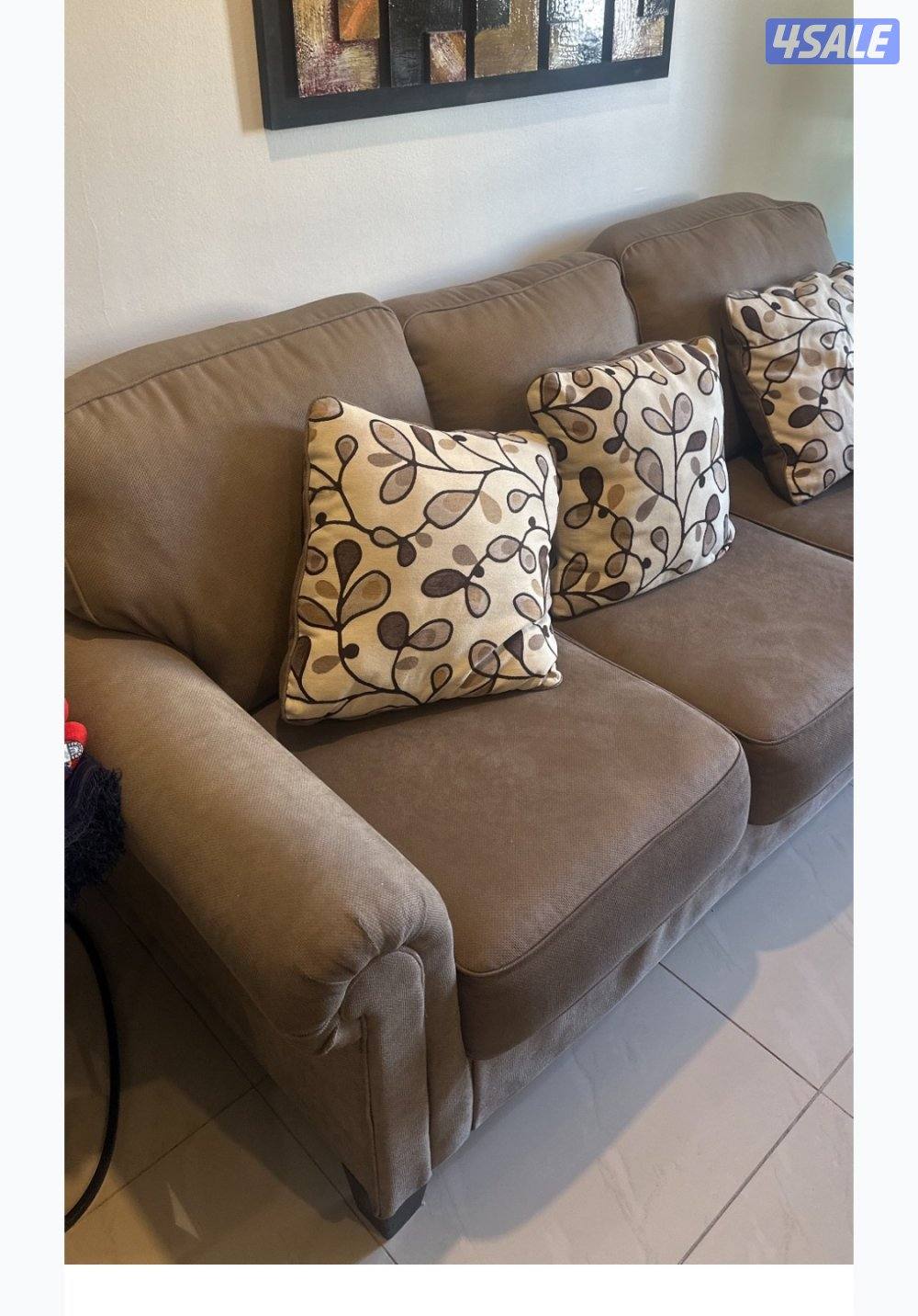 Couches - و سعر ممتاز قابل للتفاوض... طقم كنب   بحاله ممتازه1