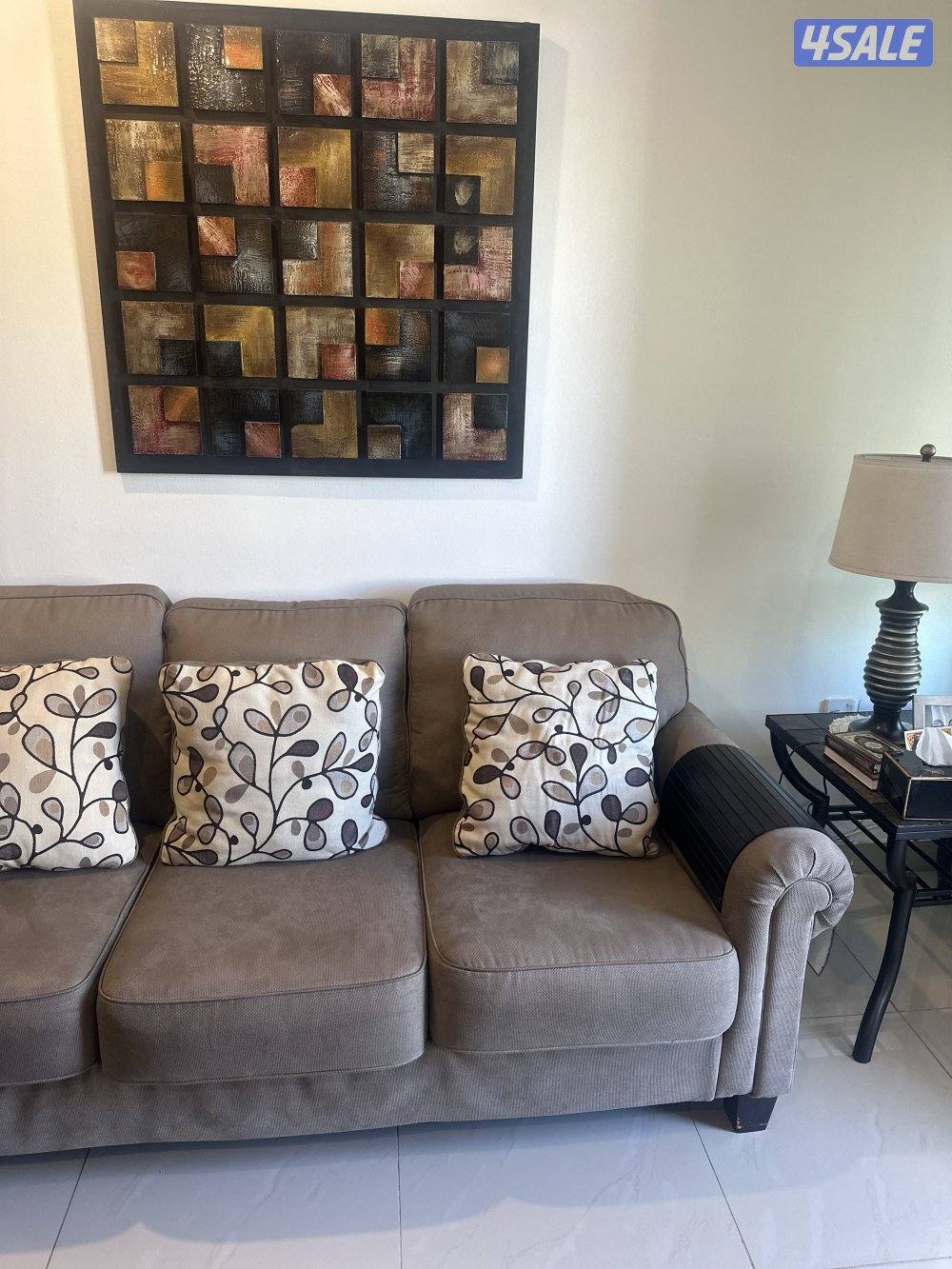 Couches - و سعر ممتاز قابل للتفاوض... طقم كنب   بحاله ممتازه3