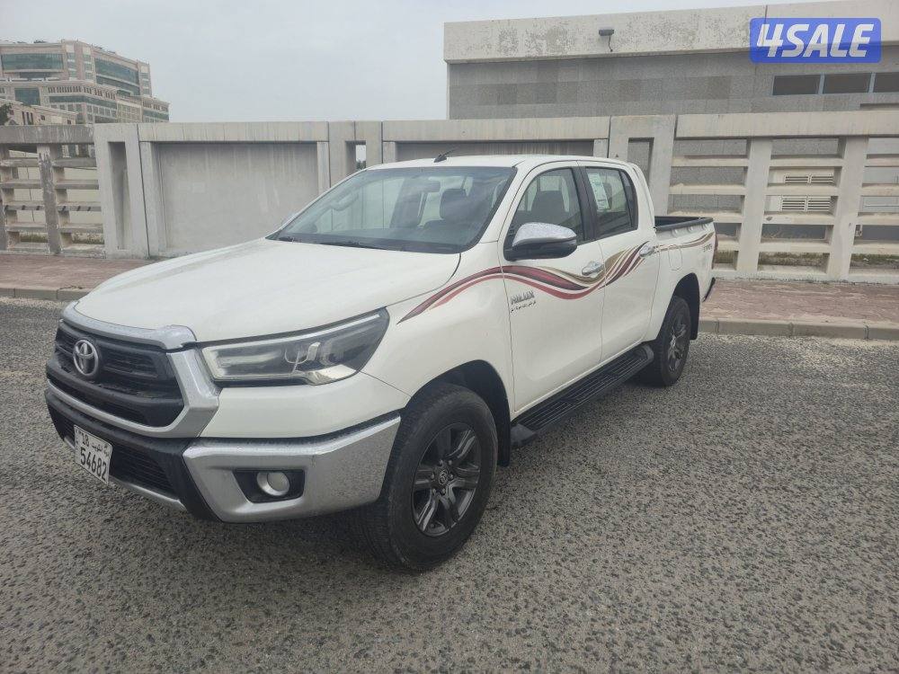 Toyota Hilux 2021 pick-up Automatic 4x4 orginal paint  72000 km0