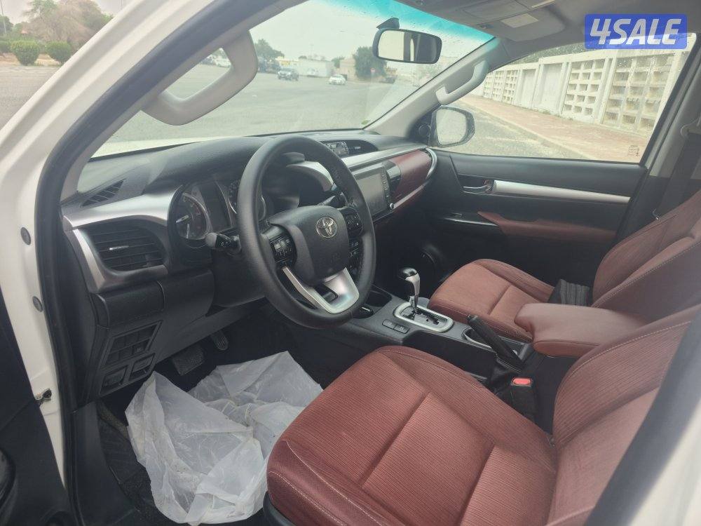Toyota Hilux 2021 pick-up Automatic 4x4 orginal paint  72000 km9