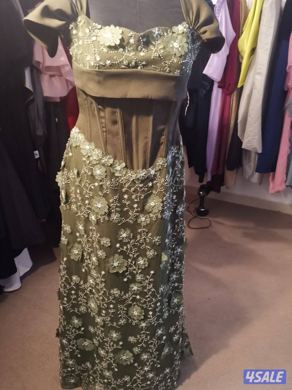 نفانيف وبدل من مصممات8