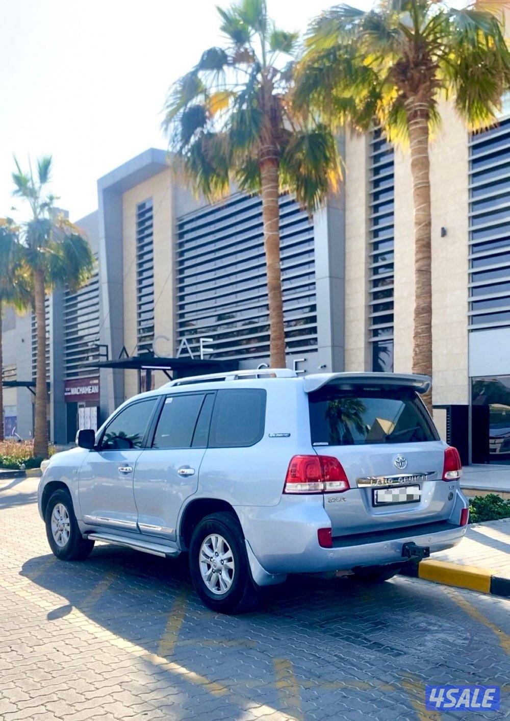 لاندكروز 8 سلندر  20112