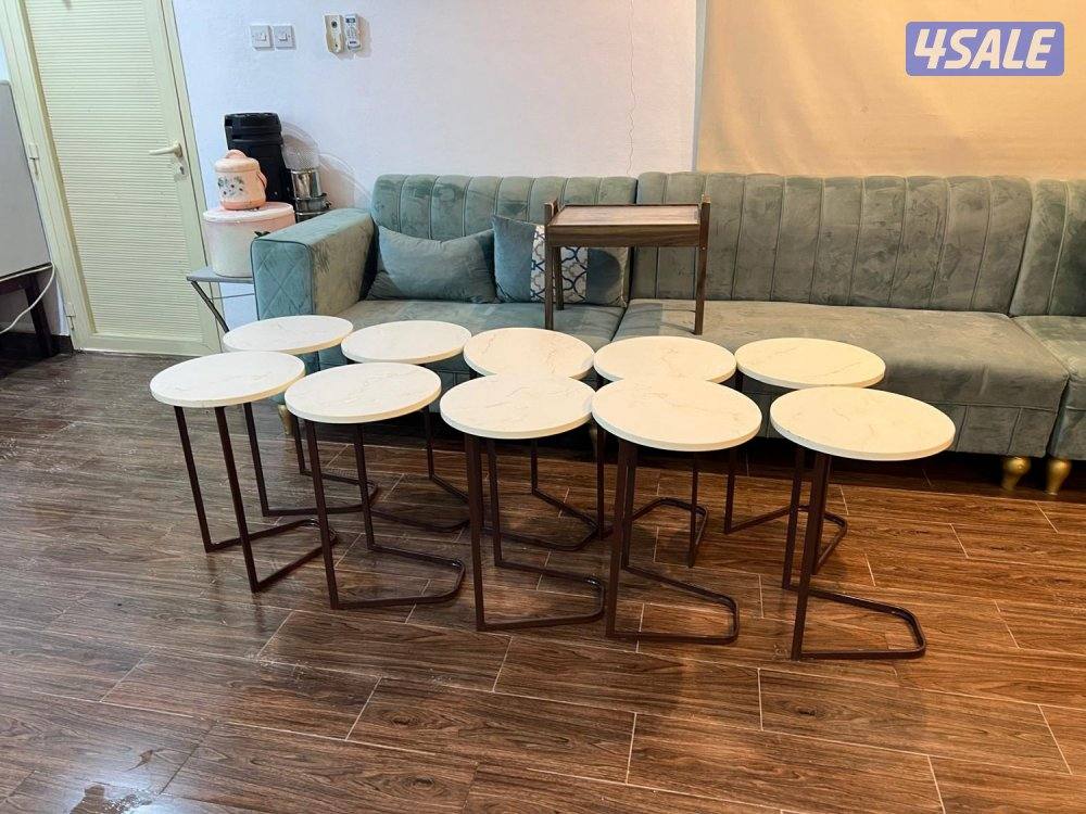 للبيع طاولات بحاله ممتازه العدد١٠ بسعر ١٥0