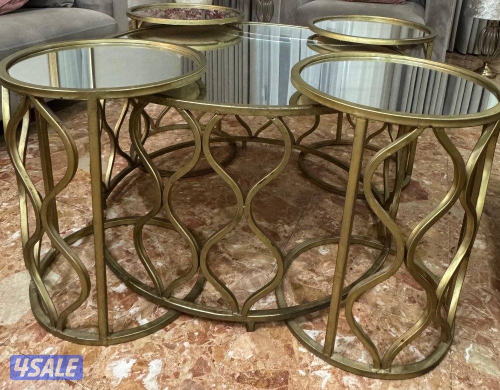 للبيع طاولات عدد ٥3