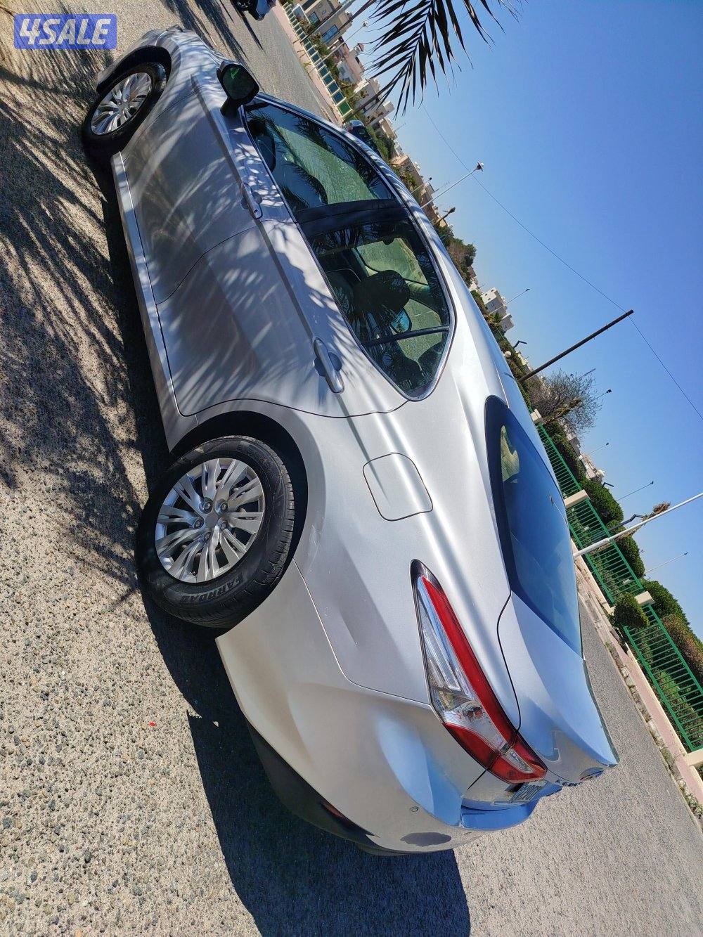 للبيع كامرى موديل2018 بحاله ممتازه شرط الفحص2