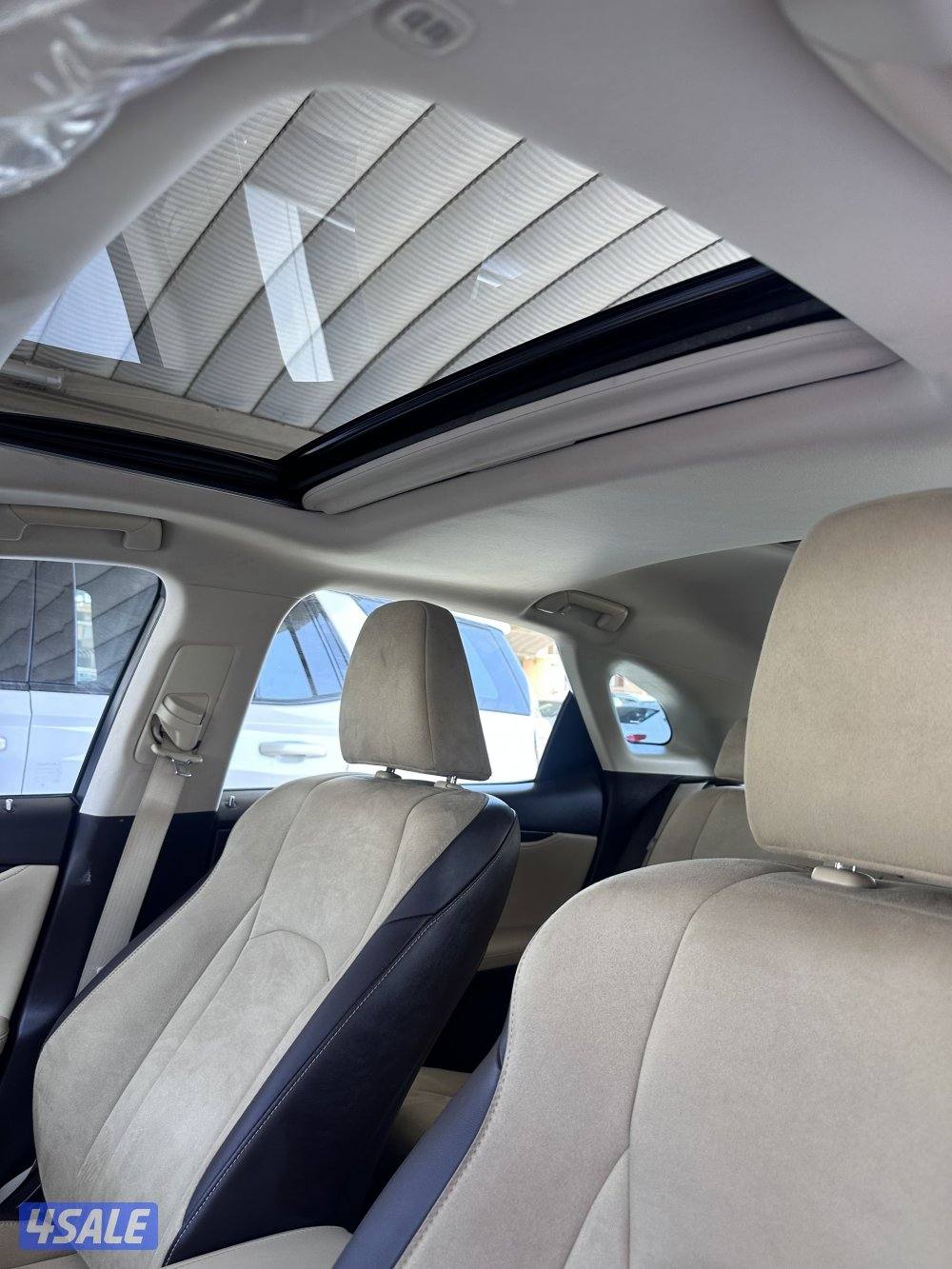 للبيع  RX350 موديل 2017 ماشي 195 صبغ الوكاله شرط الفحص4