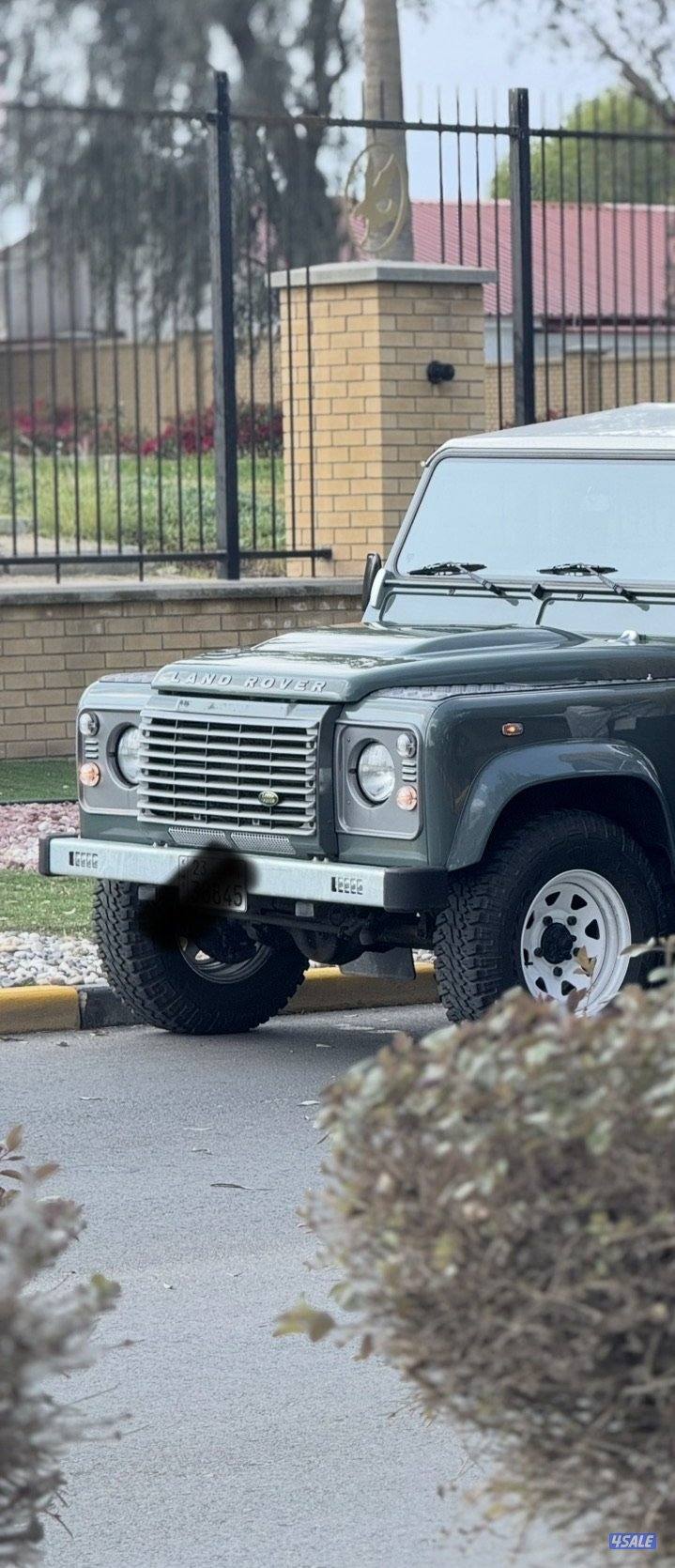 للبيع ديفندر ١١٠  موديل ٢٠١٠0