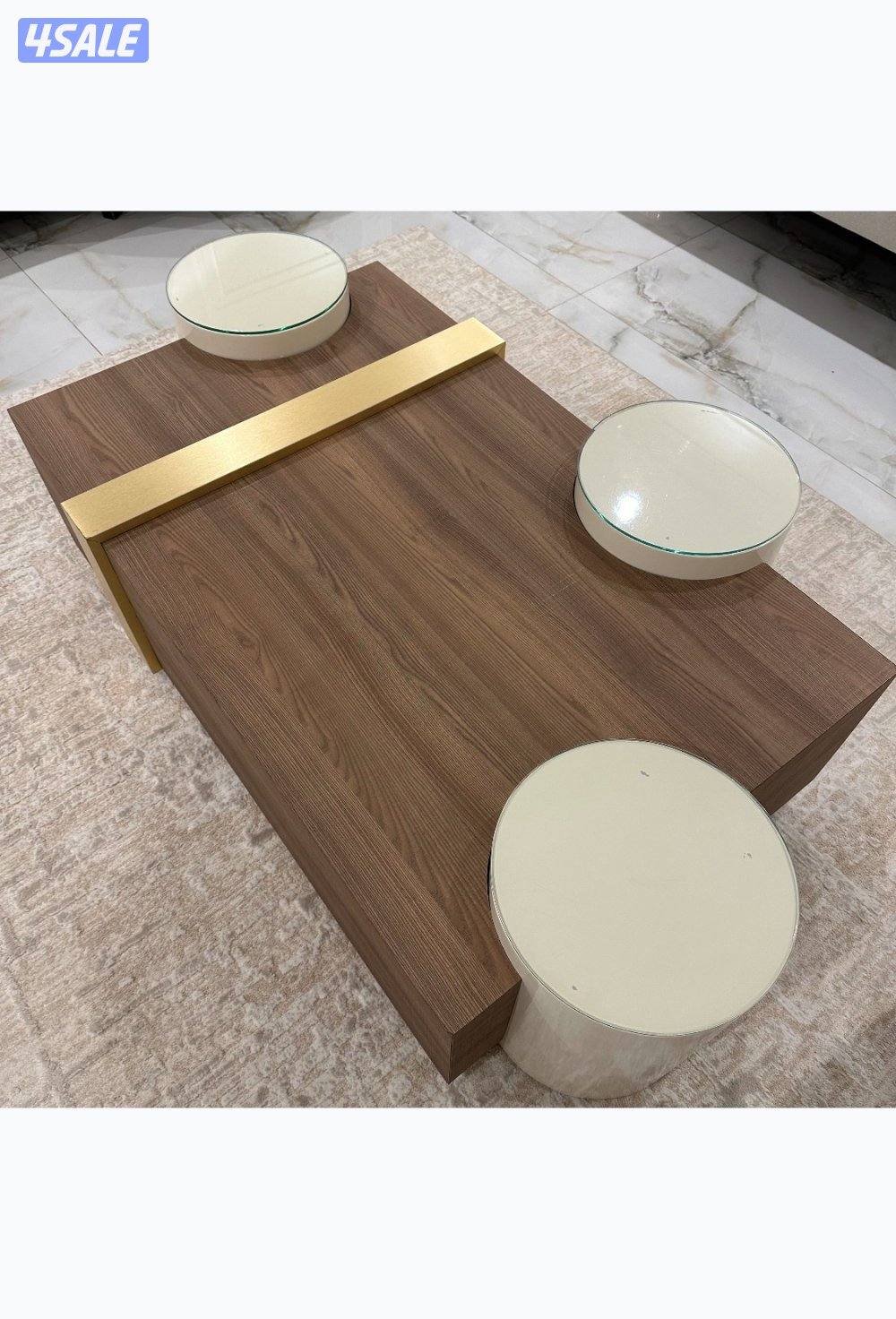 للبيع طاولة إستقبال خشب موديل جديد0