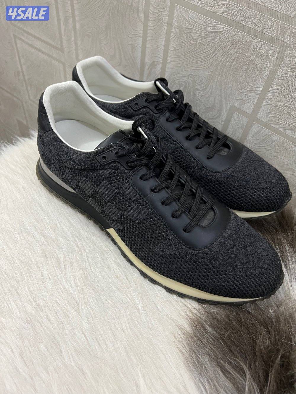 جوتي lv اصلي مقاس ٤٤ونص1