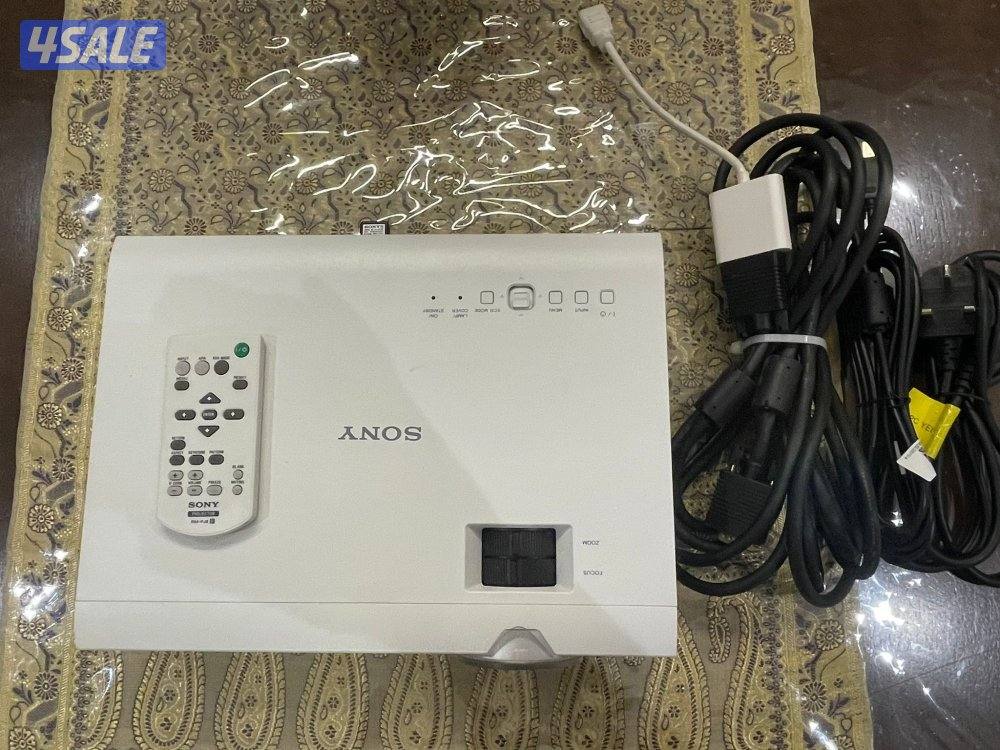 Sony VPL-DX147 Desktop Projector0