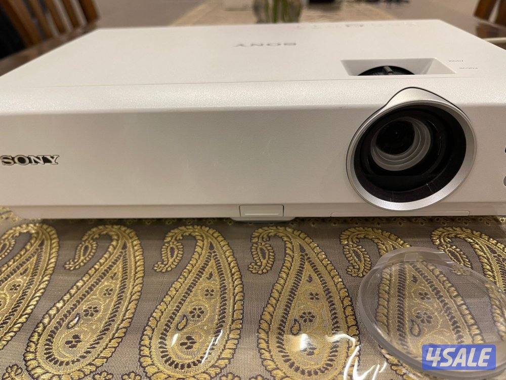 Sony VPL-DX147 Desktop Projector4