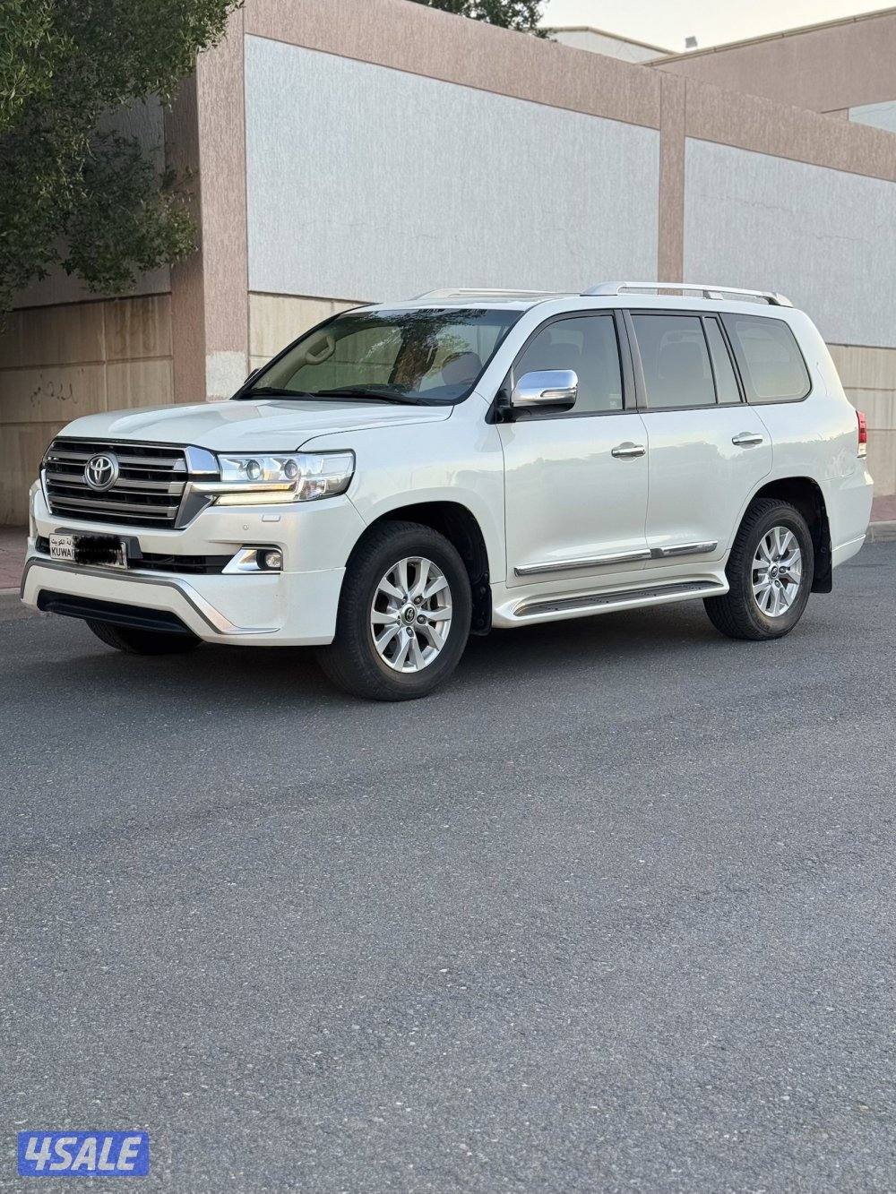 لاندكروزر GXR V8  20170