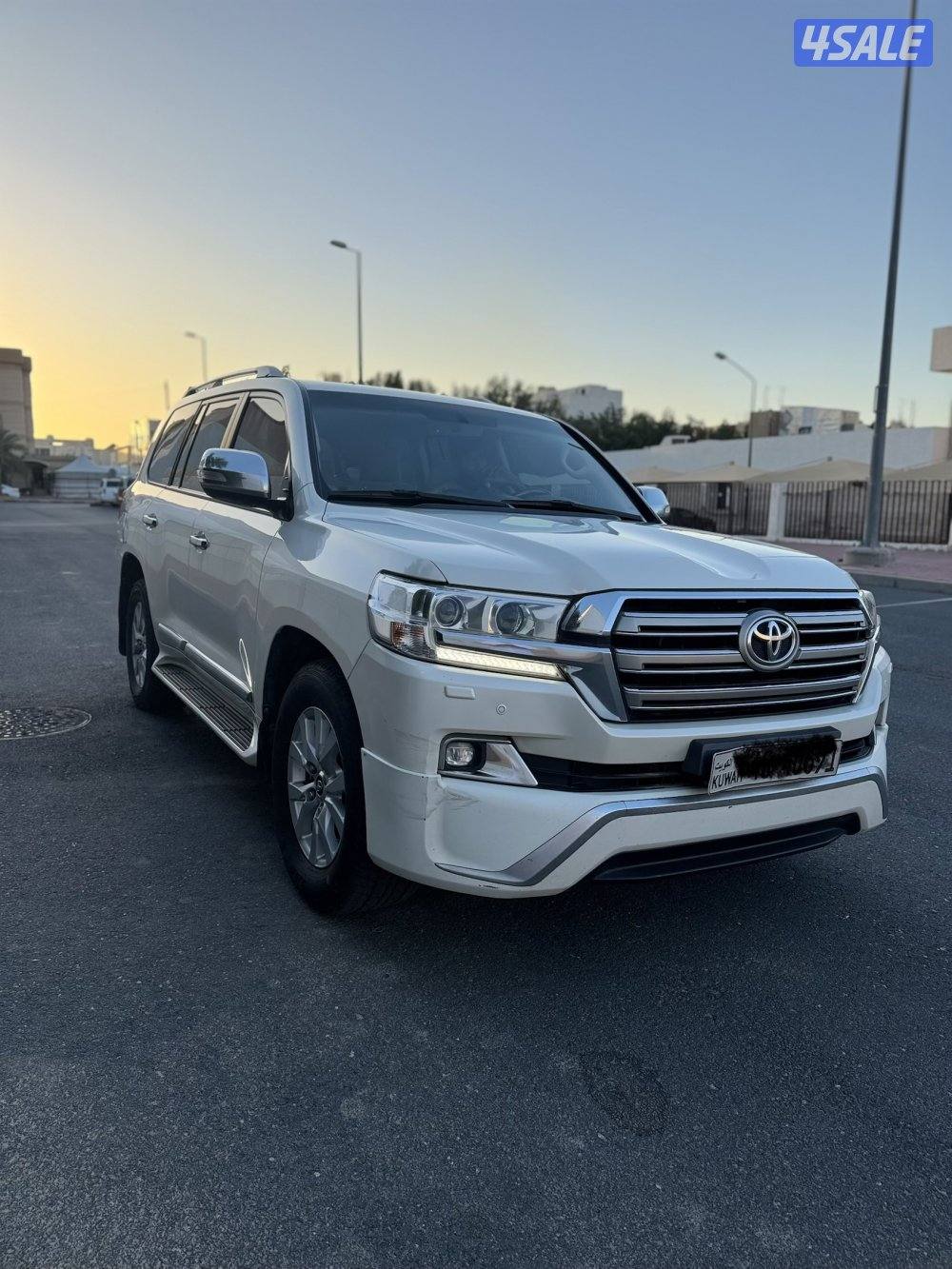 لاندكروزر GXR V8  20172