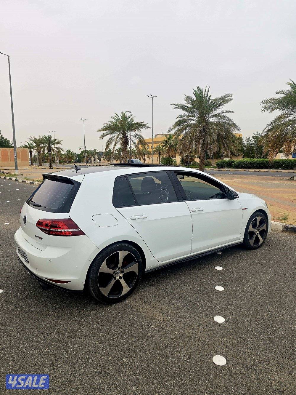 فولكسفاغن جولف موديل GTI 2014 كامل المواصفات شرط الفحص9