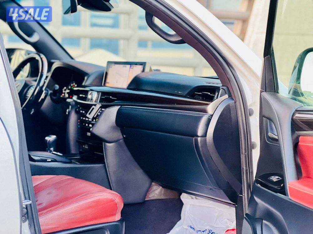 جيب لكزس 20167