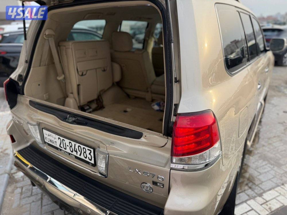 للبيع جيب لكزس 20134