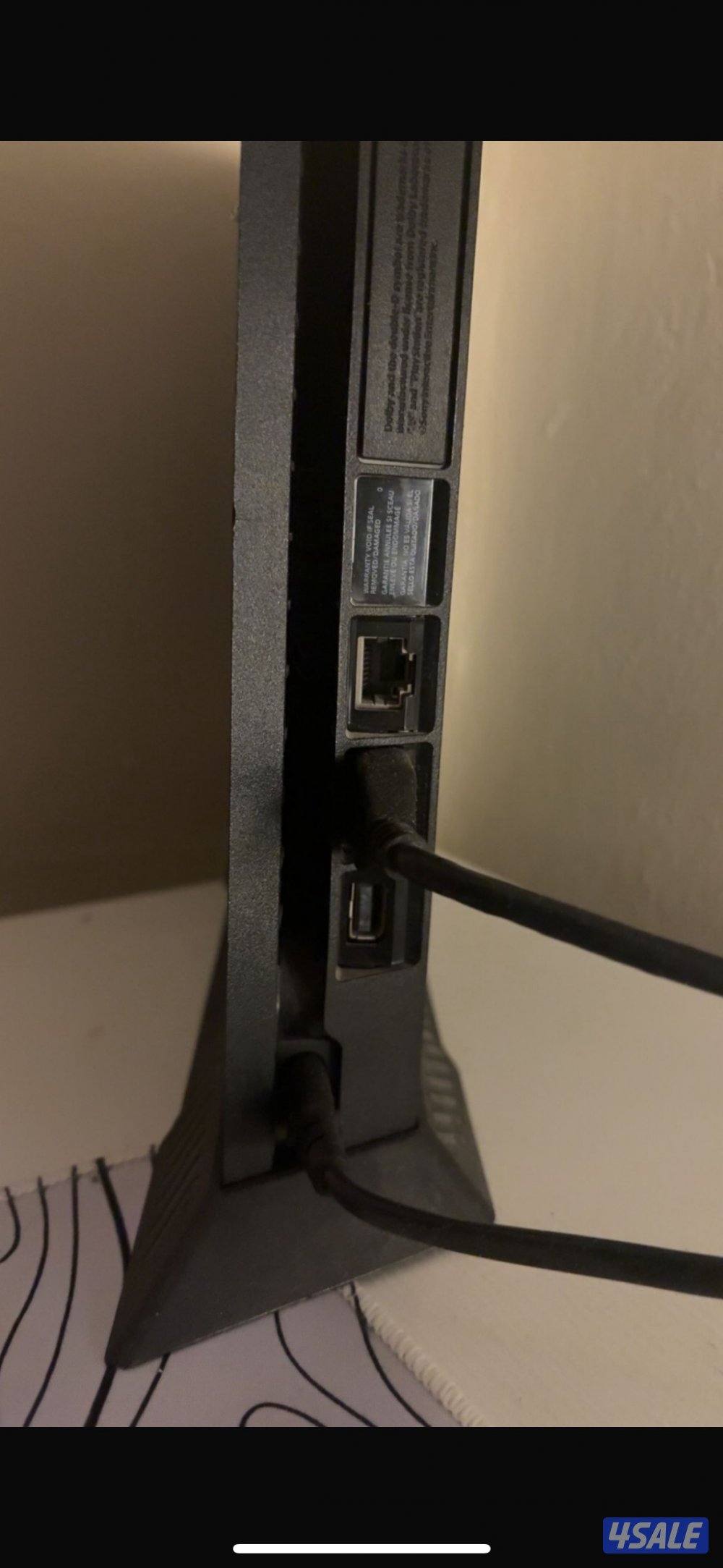 سوني ٤ نظيف مع الكرتون و اليد سليمه ١٠٠٪؜0