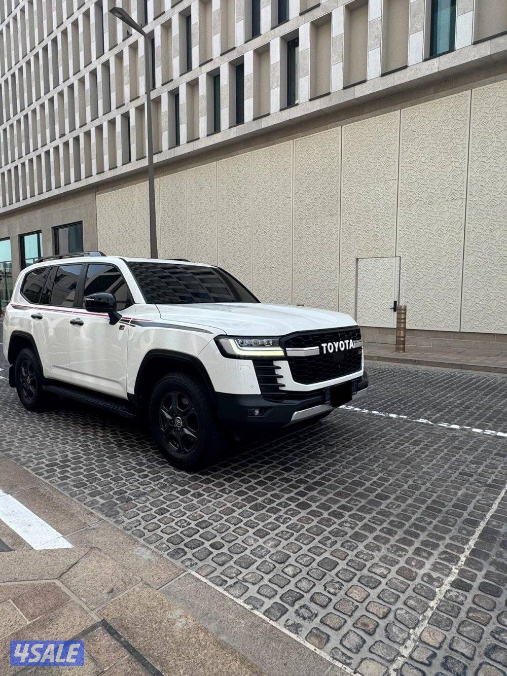 لاند كروزر GR سبورت0
