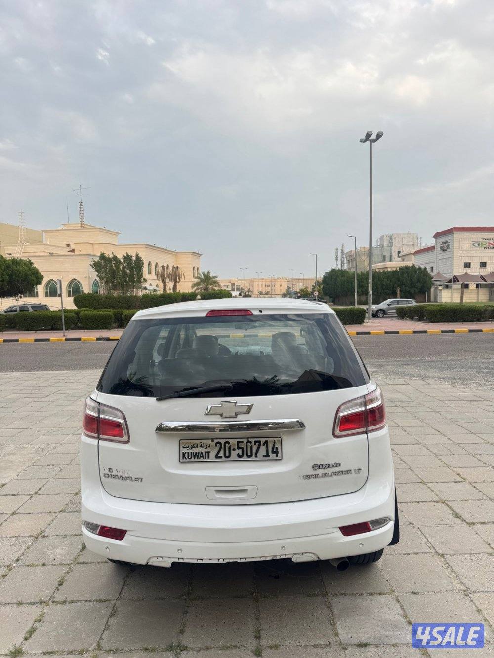 تريل بليزر مديل 2013 ماشي 141 الف وارد الغانم8