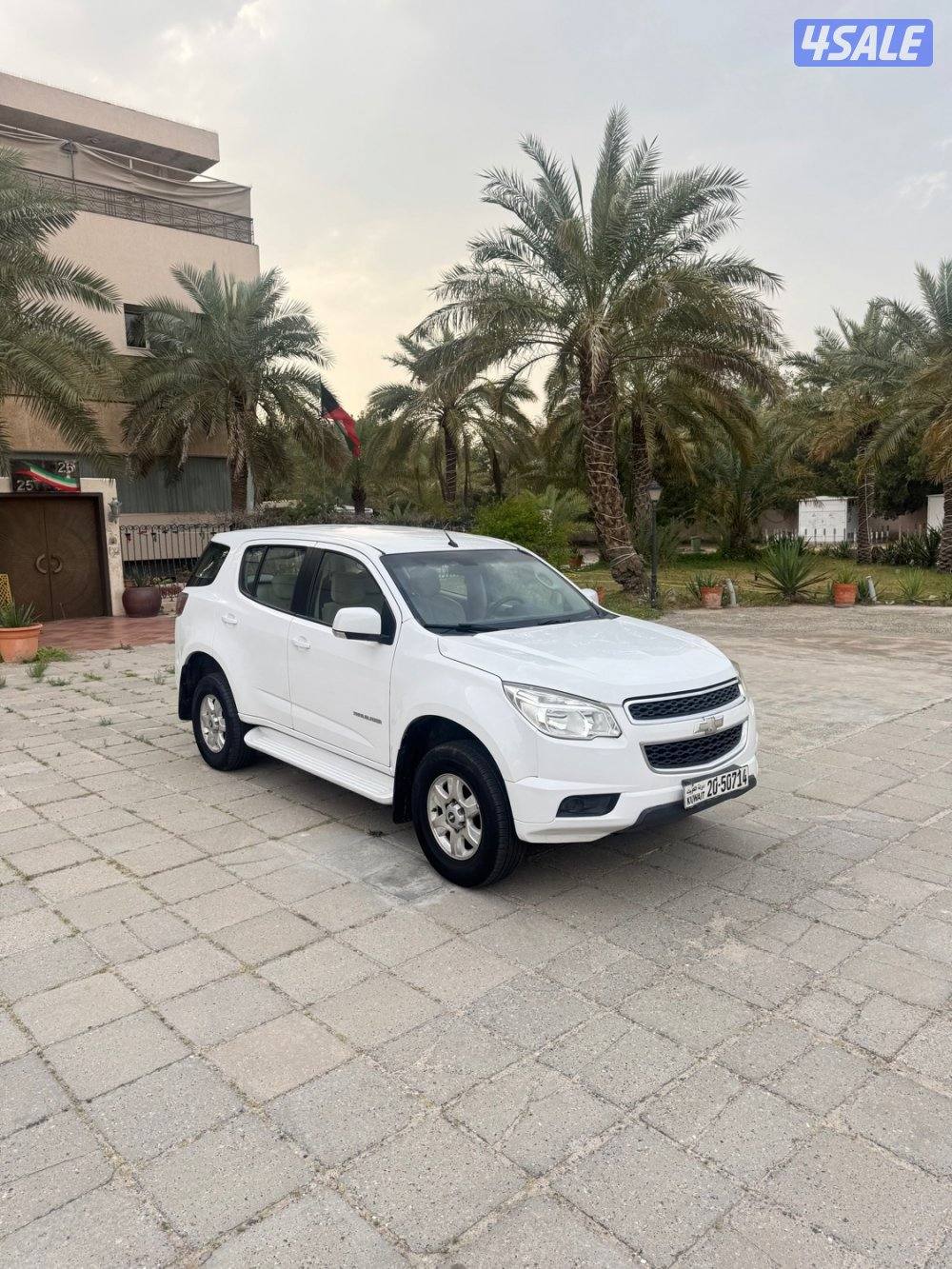 تريل بليزر مديل 2013 ماشي 141 الف وارد الغانم13