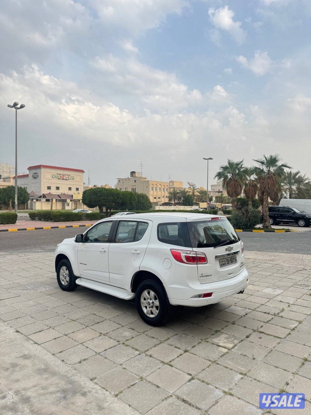 تريل بليزر مديل 2013 ماشي 141 الف وارد الغانم15