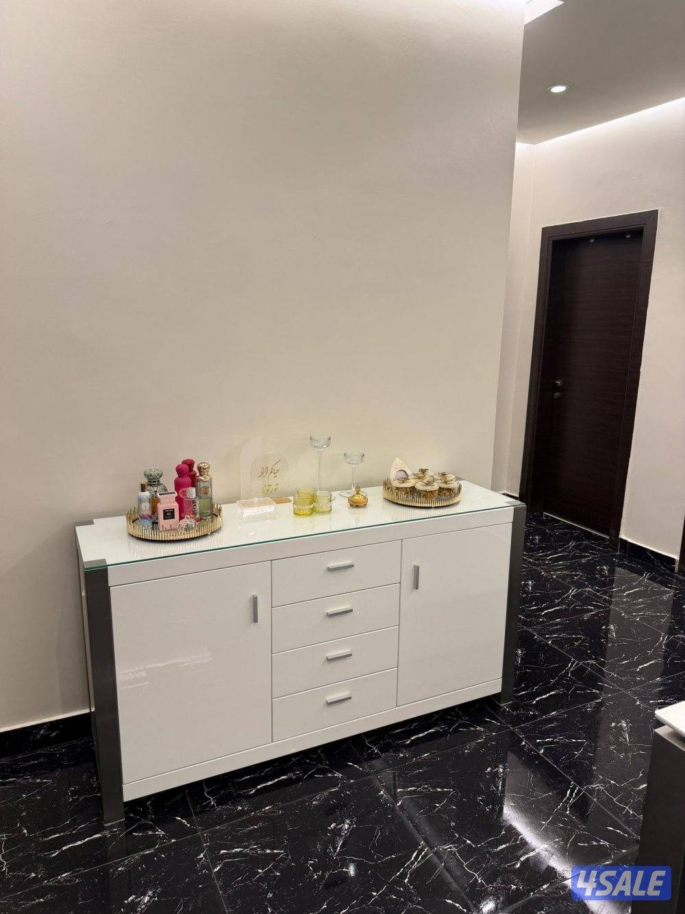 طاولة طعام و بوفيه1