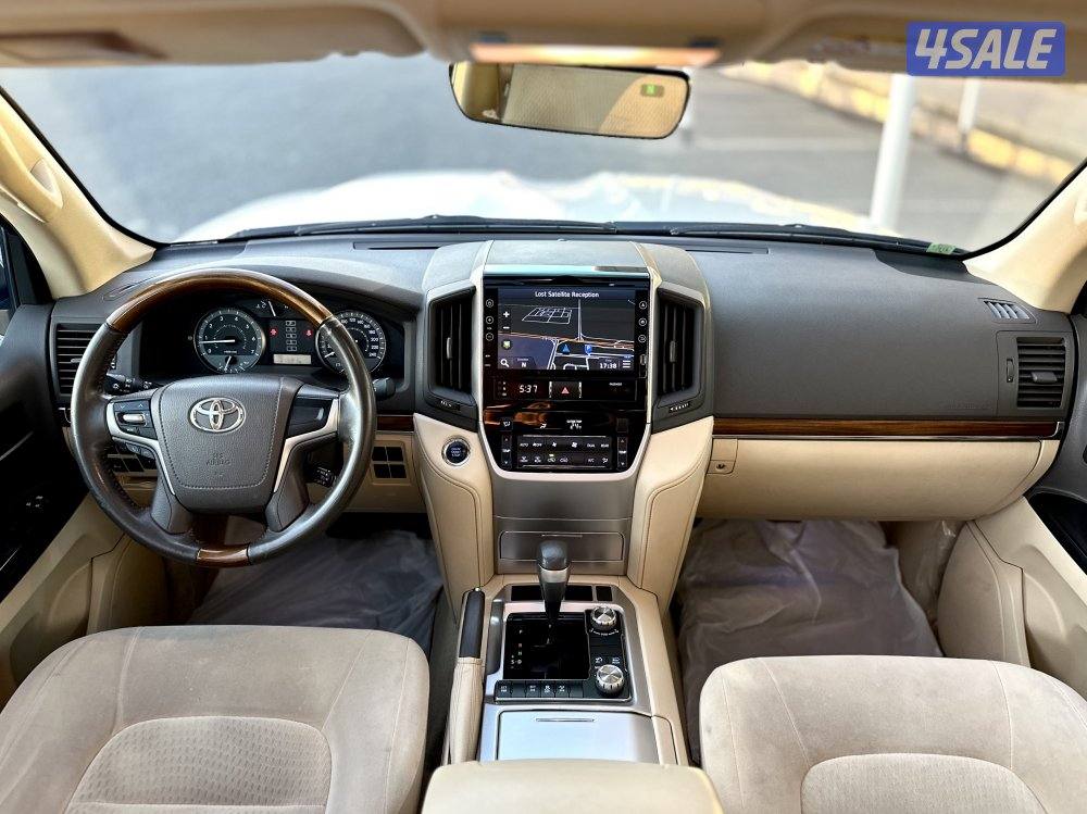 معرض القمة🚩11