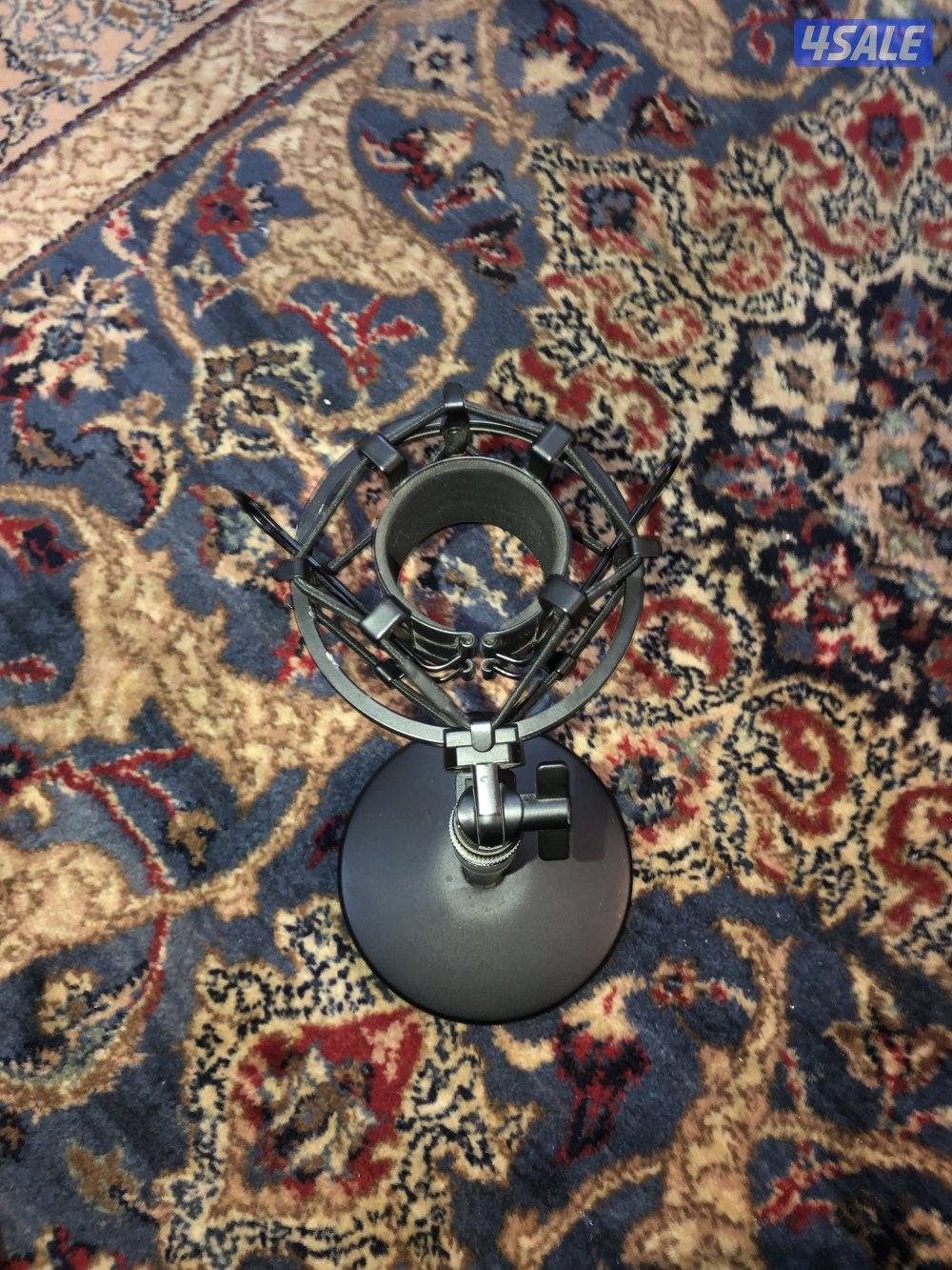 مايك تسجيل او للتصوير او للالعاب مع فلتر وستاند بحاله ممتازة1