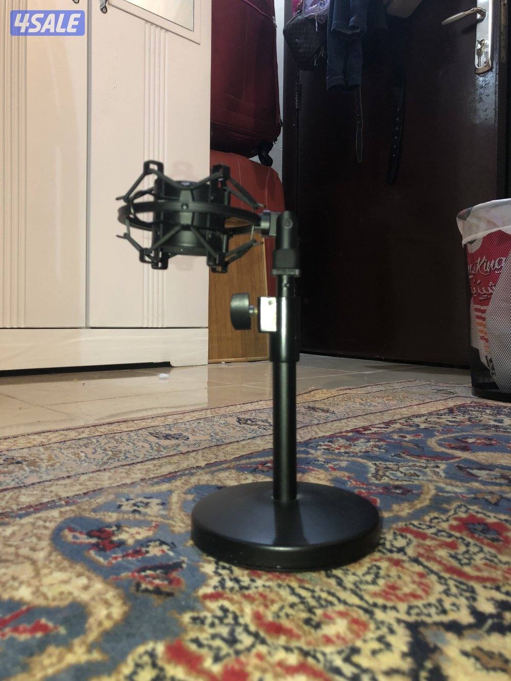 مايك تسجيل او للتصوير او للالعاب مع فلتر وستاند بحاله ممتازة2