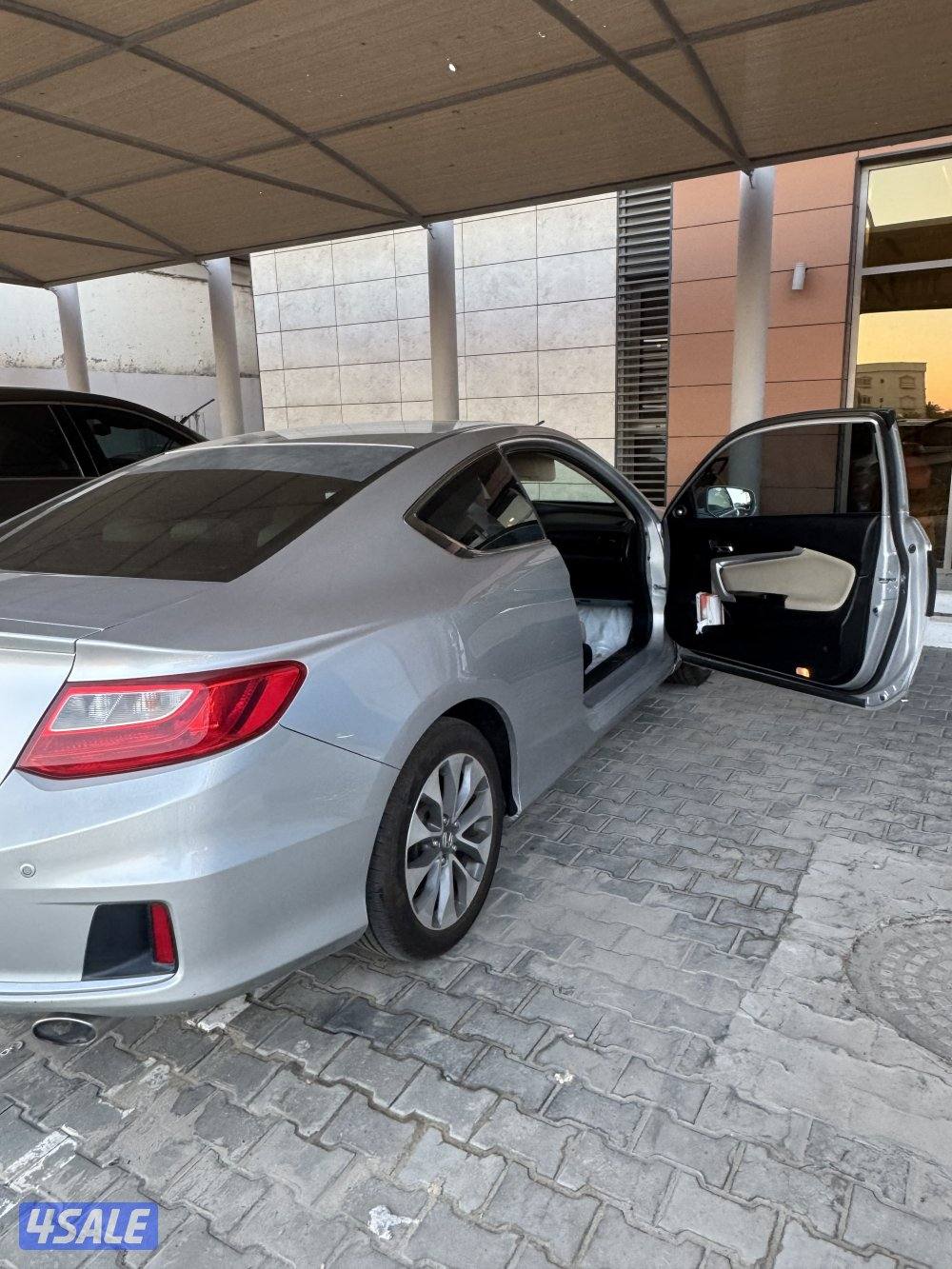 هوندا اكورد باب واحد موديل ٢٠١٣ ممشي ١٢٧٥٠٠ شرط الفحص جير ماكينة  شاصي6