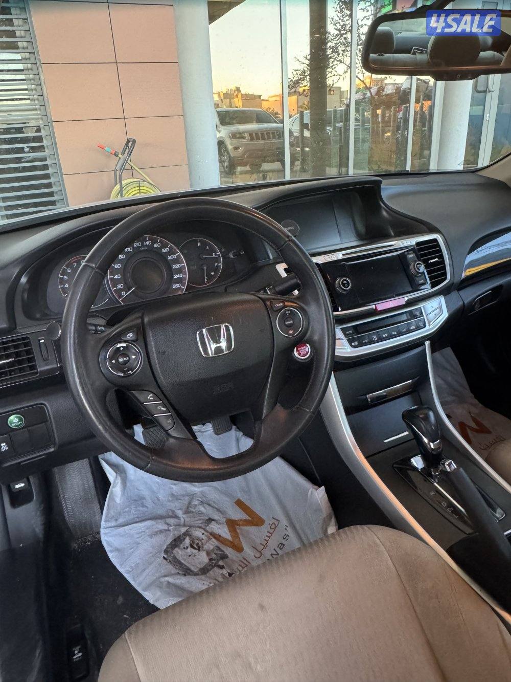هوندا اكورد باب واحد موديل ٢٠١٣ ممشي ١٢٧٥٠٠ شرط الفحص جير ماكينة  شاصي7