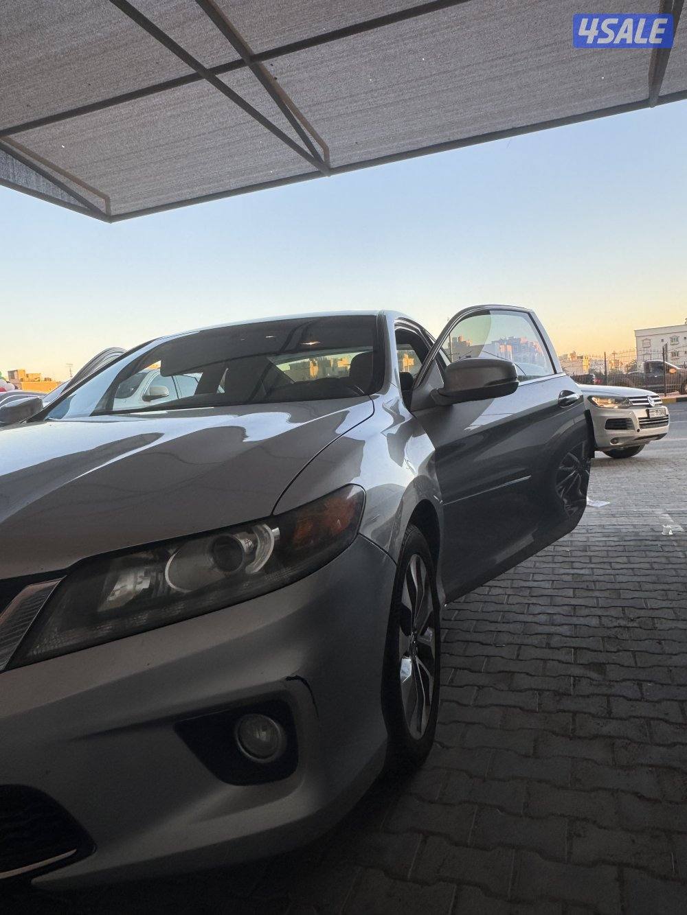 هوندا اكورد باب واحد موديل ٢٠١٣ ممشي ١٢٧٥٠٠ شرط الفحص جير ماكينة  شاصي9