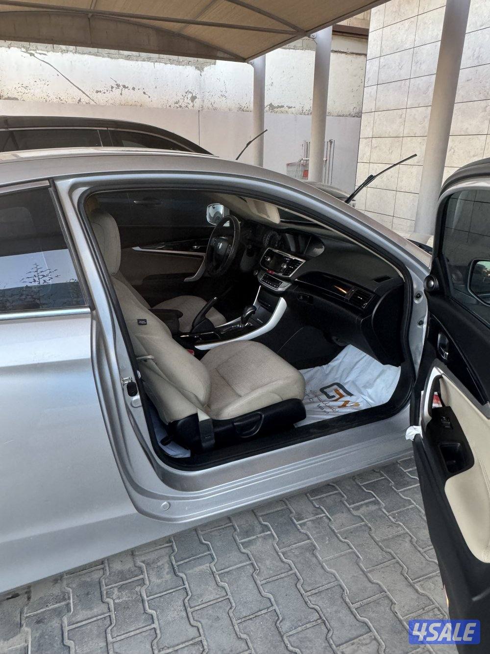 هوندا اكورد باب واحد موديل ٢٠١٣ ممشي ١٢٧٥٠٠ شرط الفحص جير ماكينة  شاصي12