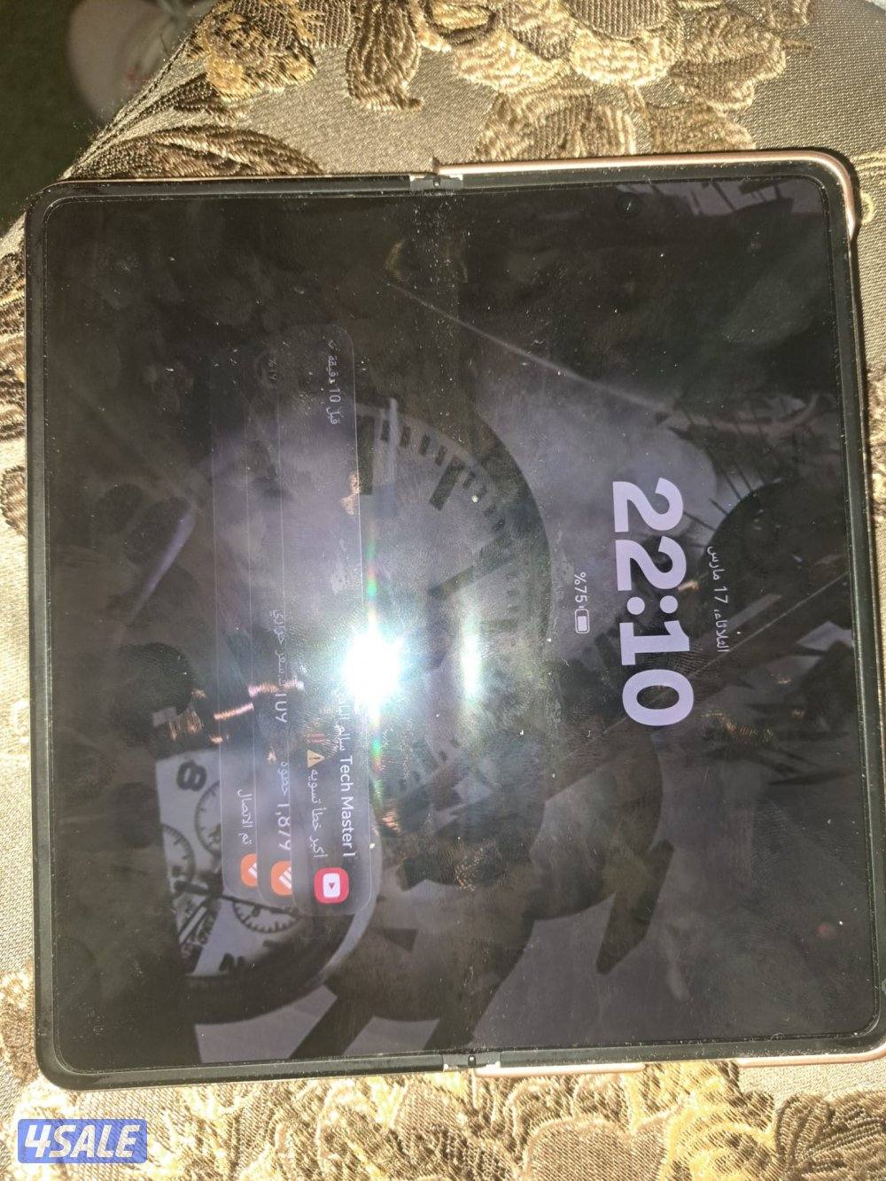 للبيع honor magic v5 ذهبي نظيف 16 gb ram 512gb1