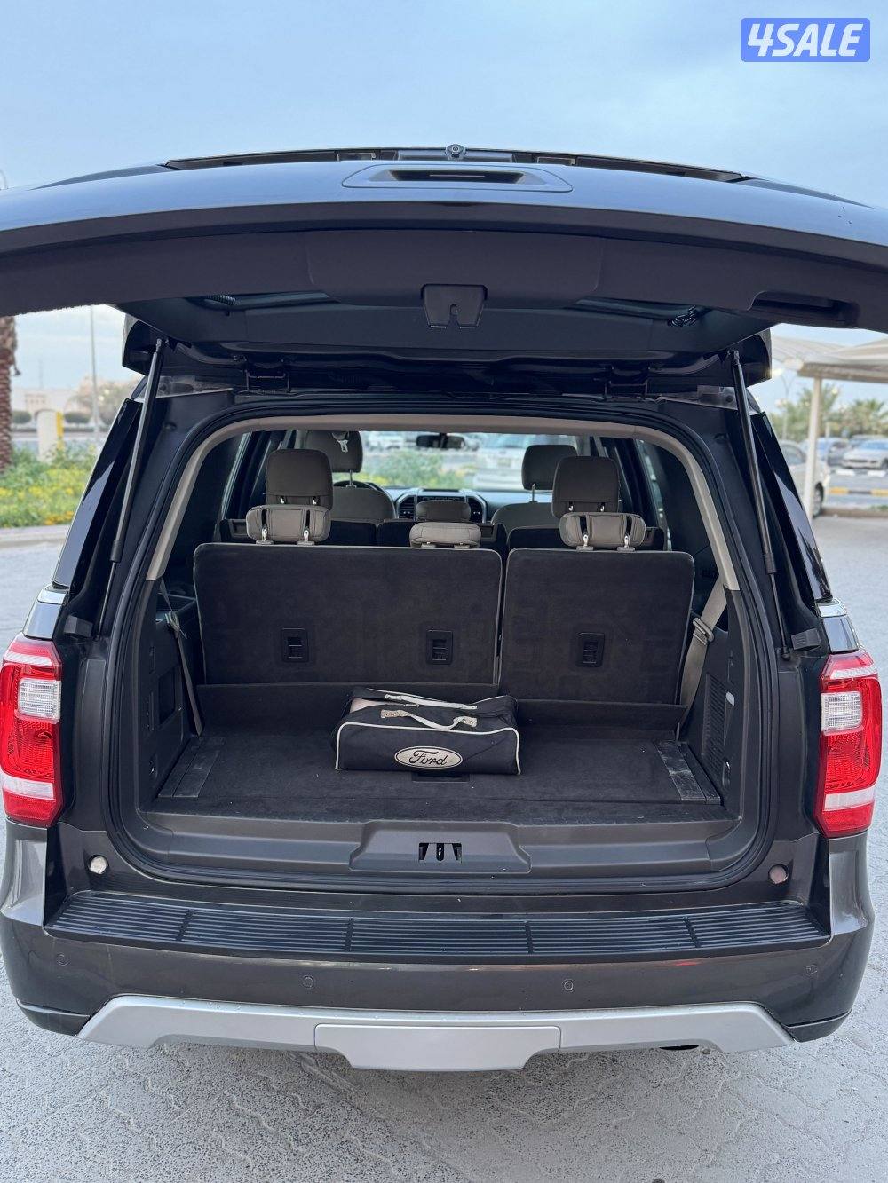 للبيع فورد اكسبدشن8