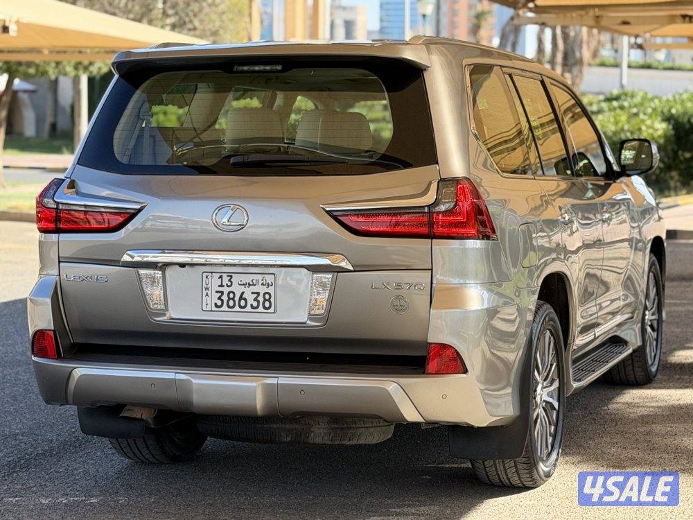 2016 لكزس LX5702