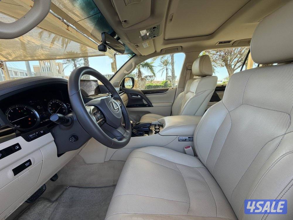 2016 لكزس LX5704