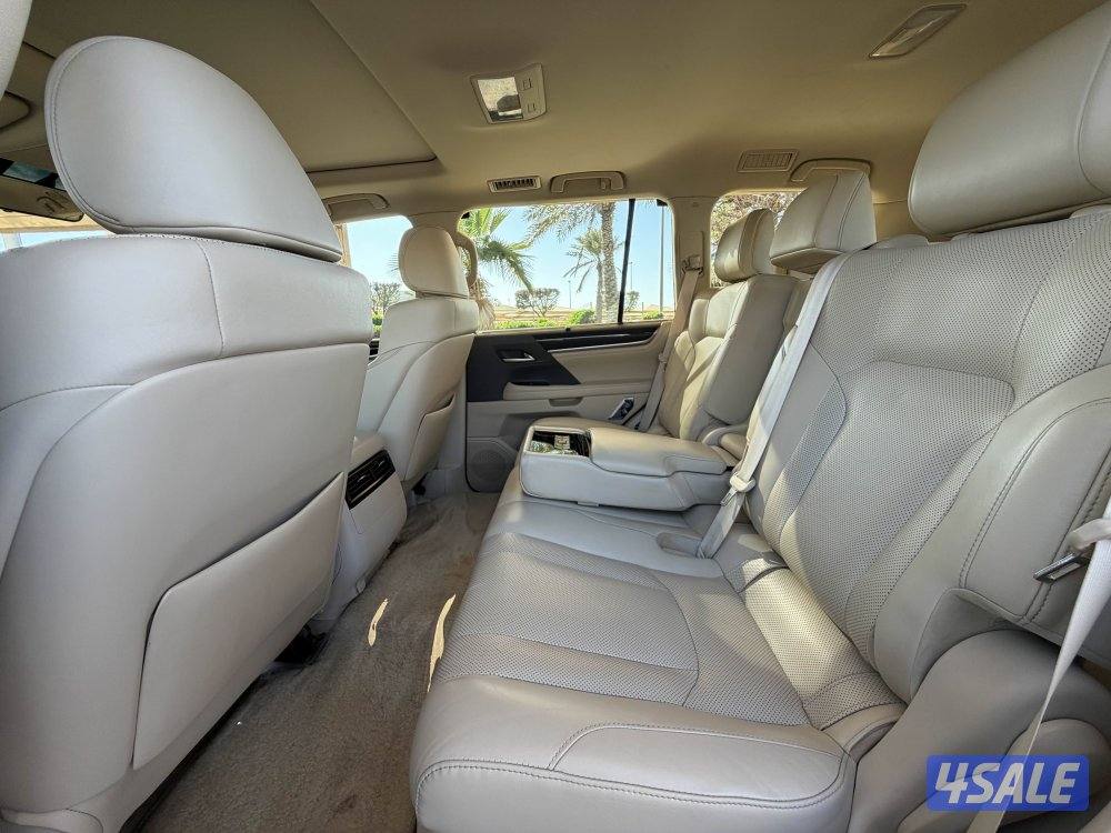 2016 لكزس LX5706