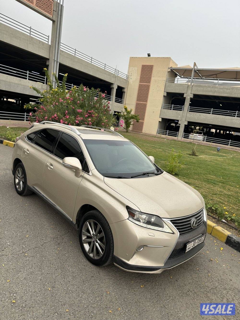 للبيع لكزس ٢٠١٥ كامل مواصفات الساير صبغ الوكاله مفتاحين الوكاله1