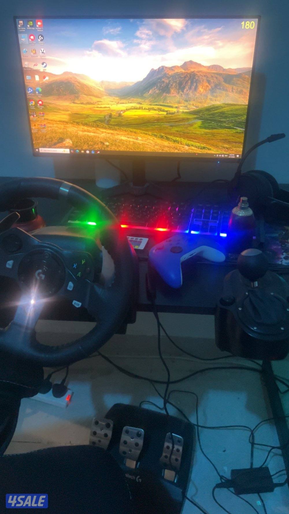 للبيع  بي سي كامله مع كل الاغراض1