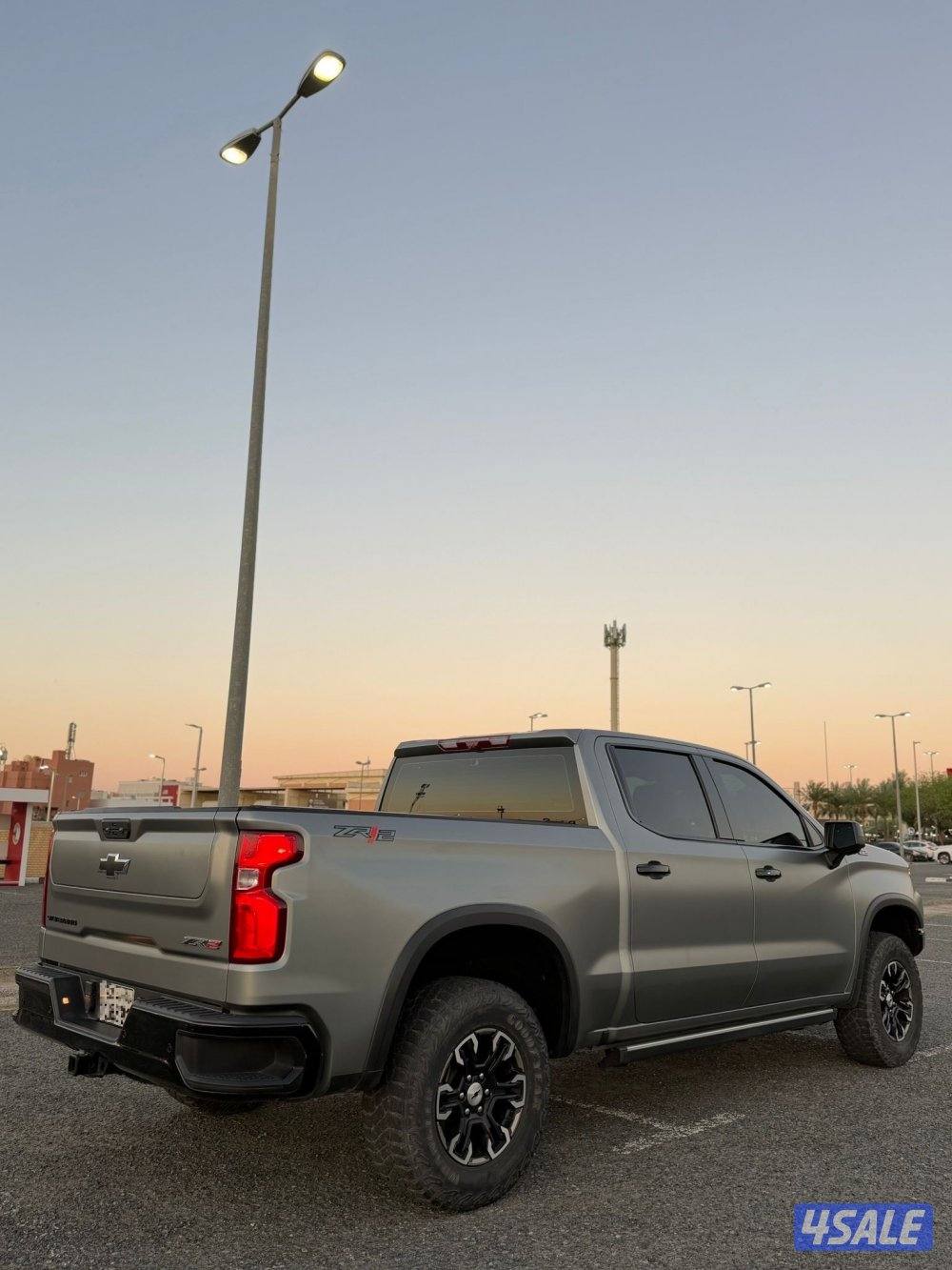 للبيع وانيت سلفرادو ZR21