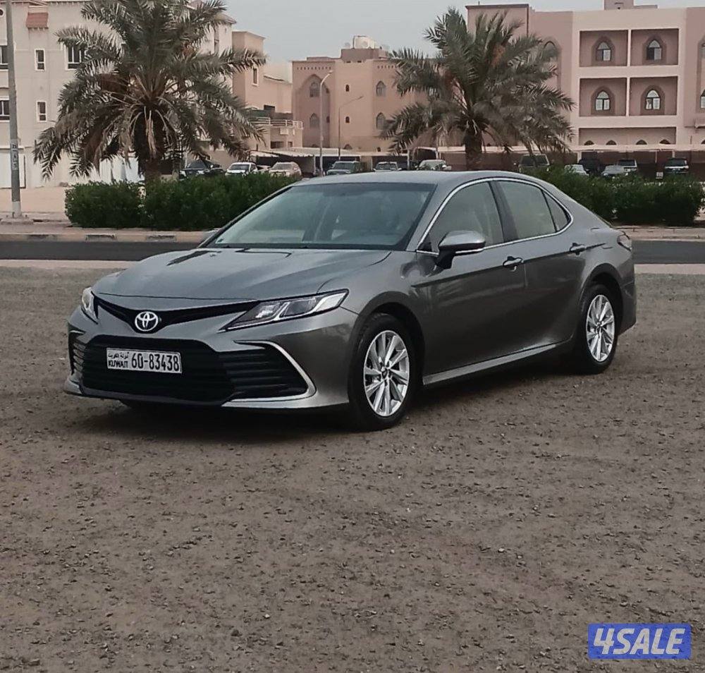 كامري 2022 عداد 52 الف كم مالك اول0