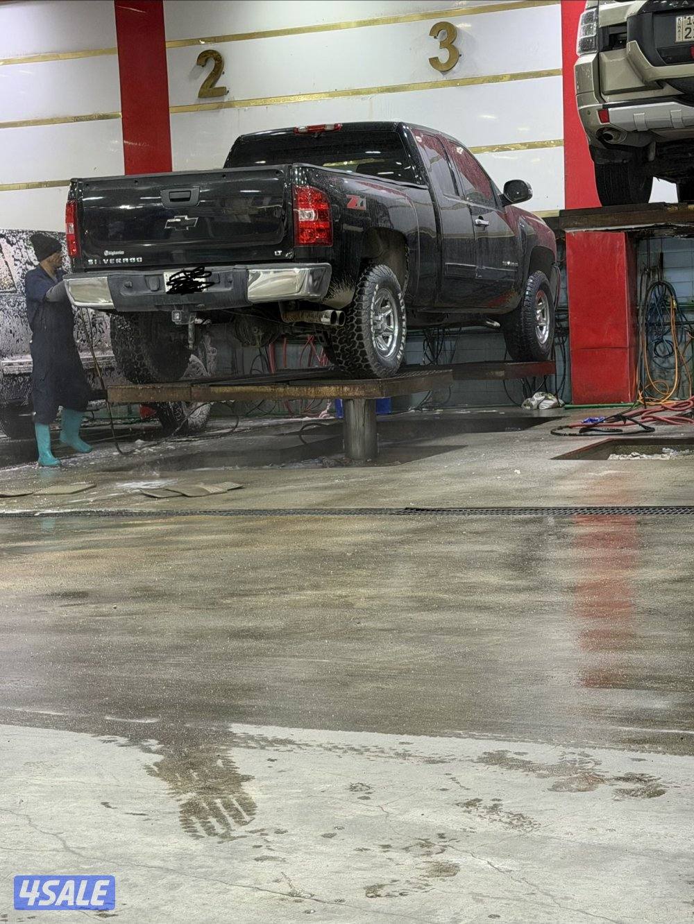 ‏للبيع سلفرادو لونه أسود من داخل بيج2