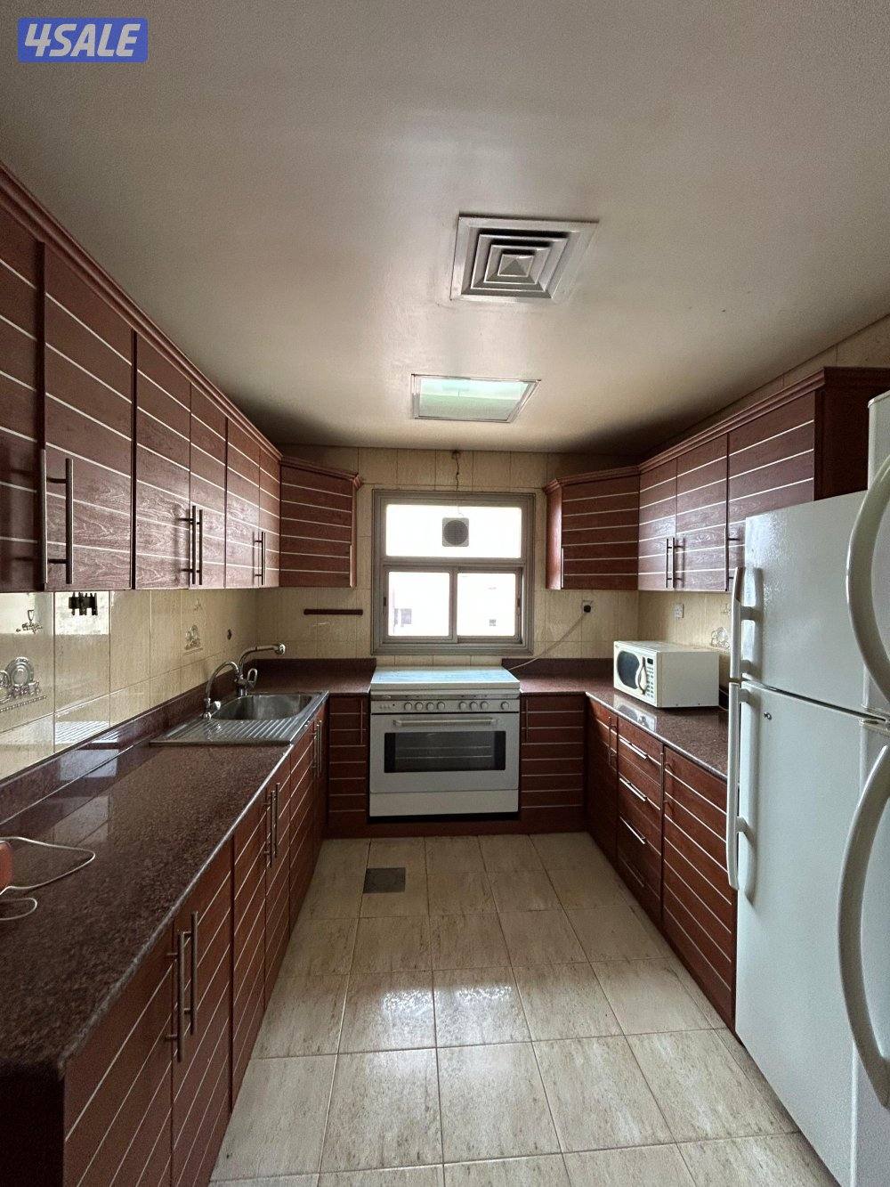 شقة نصف مفروشه للإيجار فى الشعب البحري بإطلالة بحيرة1